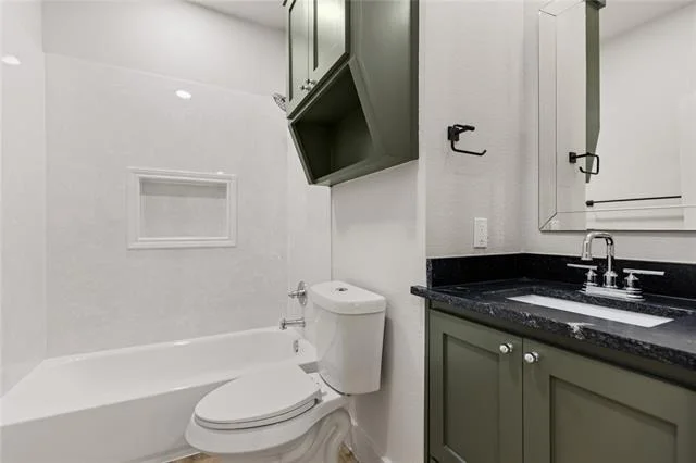 Photo of 502 W 6th Street