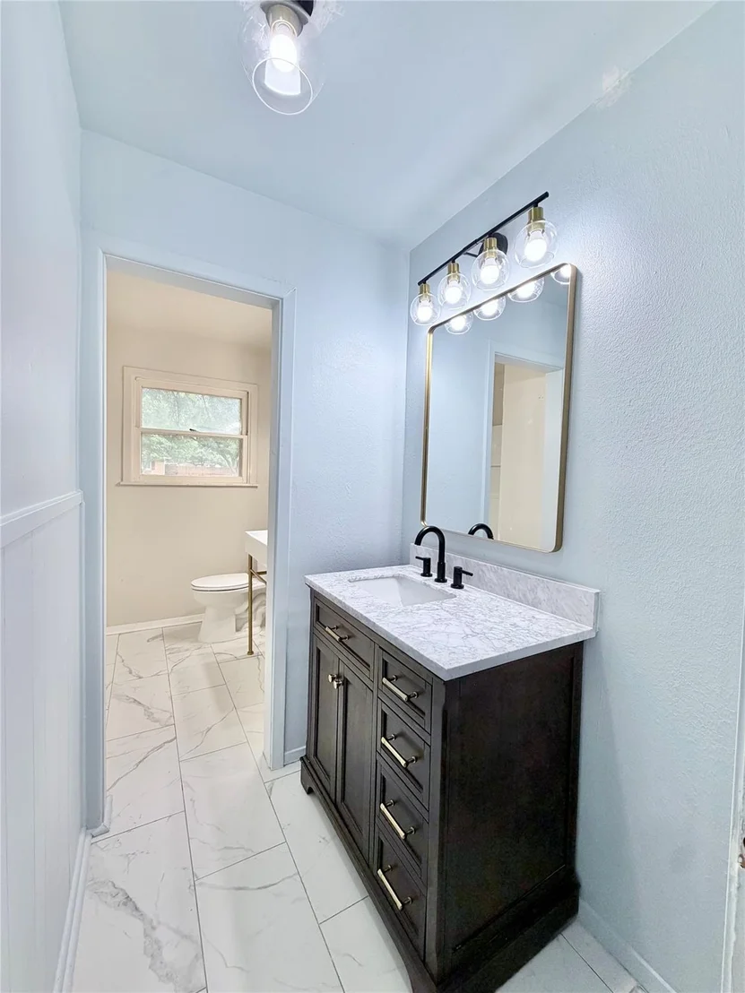 Photo of 2248 Crescent Drive