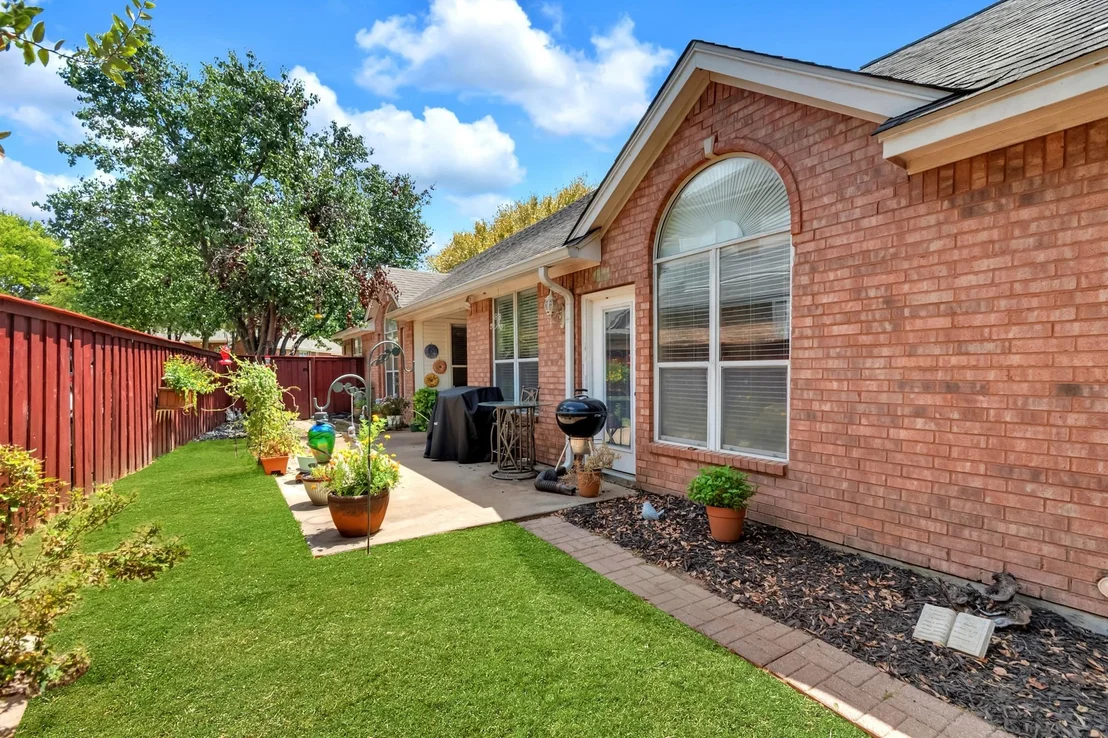 Photo of 18 Red Bluff Court