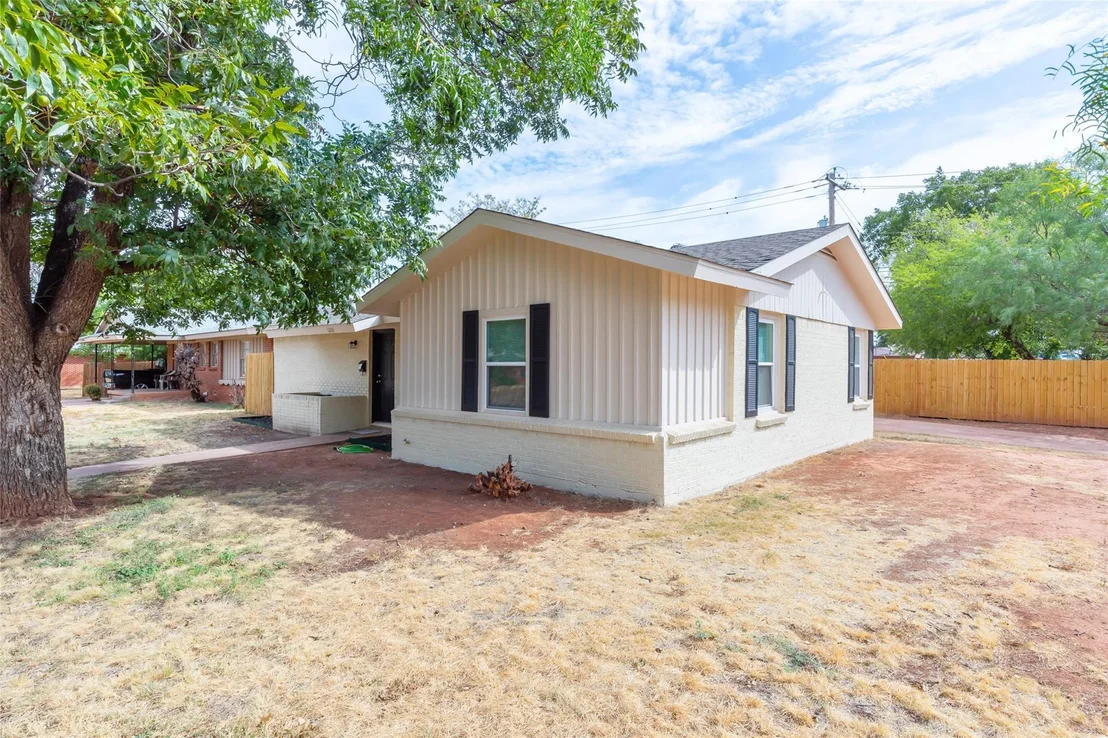 Photo of 1201 Westview Drive