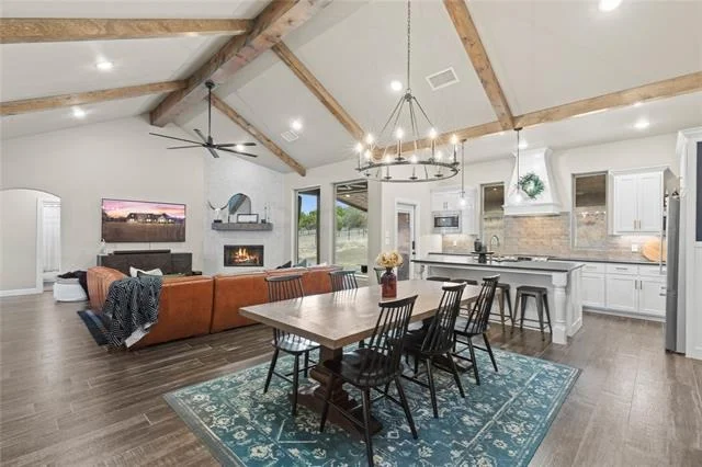 Photo of 916 Silverleaf Drive