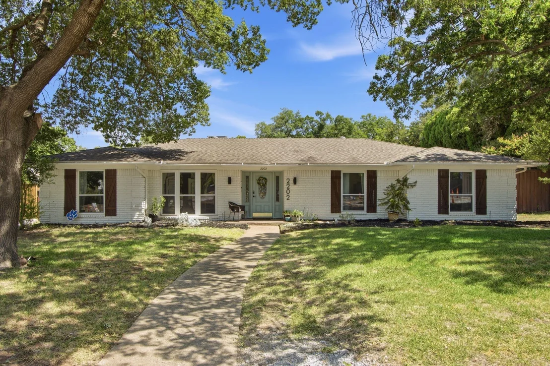 Photo of 2202 Custer Parkway