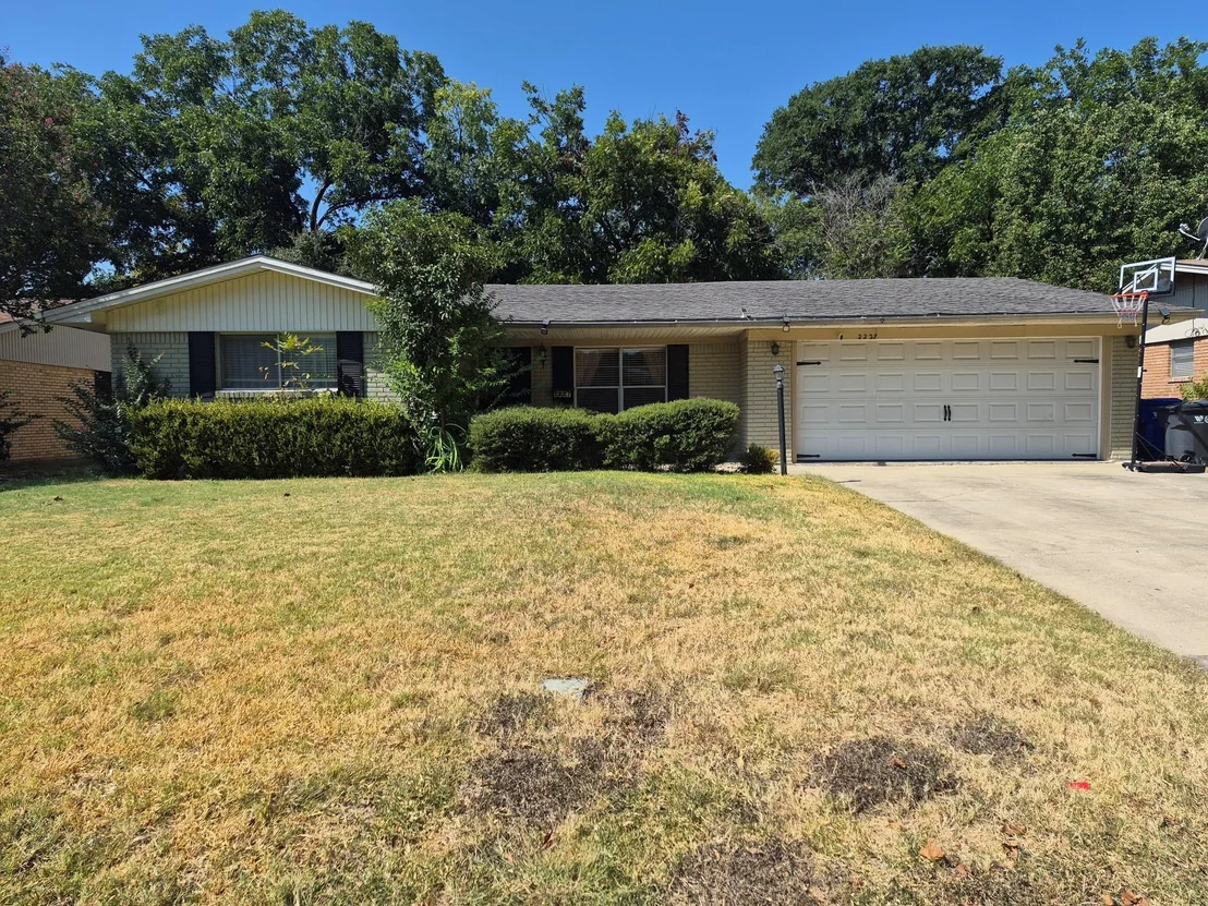 Photo of 2227 Hanover Drive