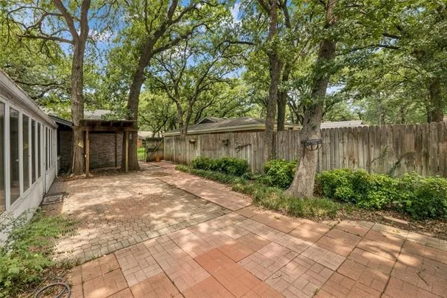 Photo of 204 Juniper Street