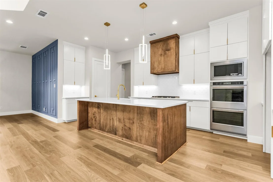 Photo of 13095 Broadhurst Drive