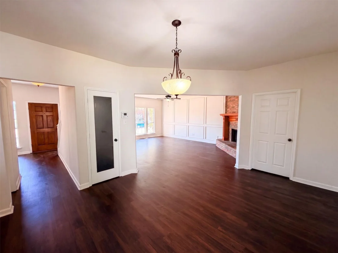 Photo of 2405 Waterloo Lane