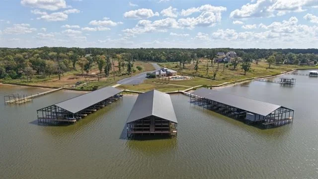 Photo of 7002 Lakeshore Way
