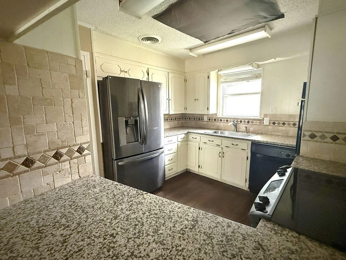 Photo of 3010 Grand Avenue