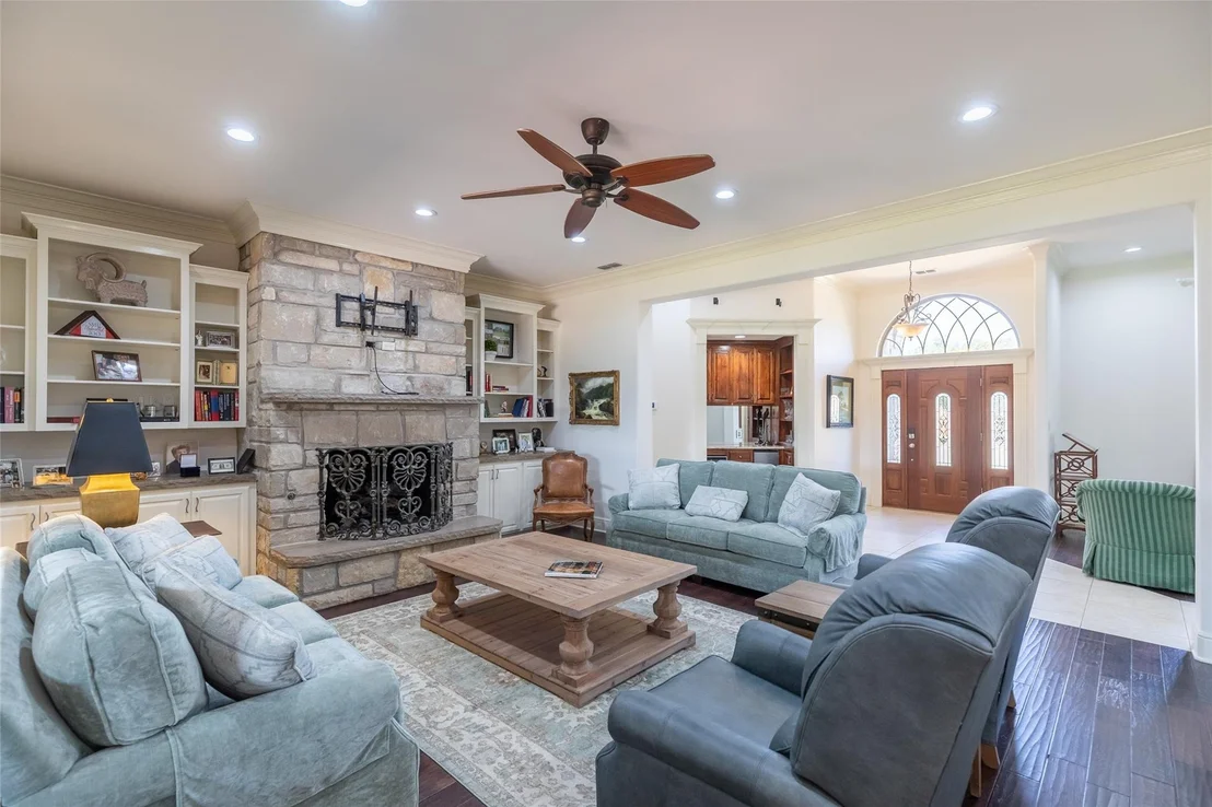 Photo of 2301 Lynbrook Drive