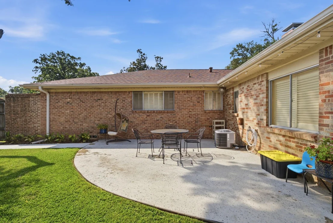 Photo of 1936 Montrose Drive