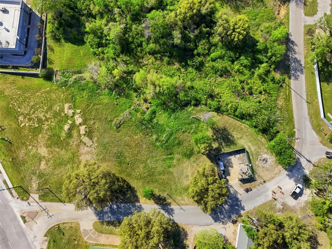 Photo of 7019 Edgemere Place