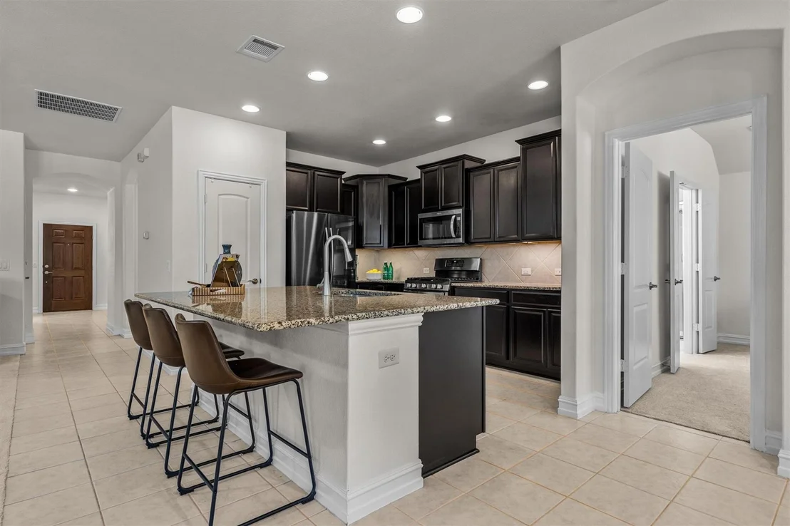 Photo of 6424 Roaring Creek