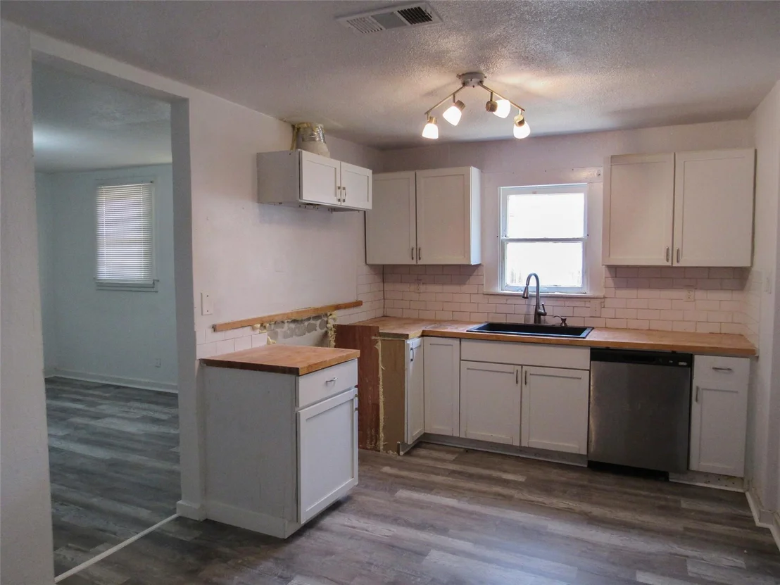 Photo of 2705 Summer Avenue
