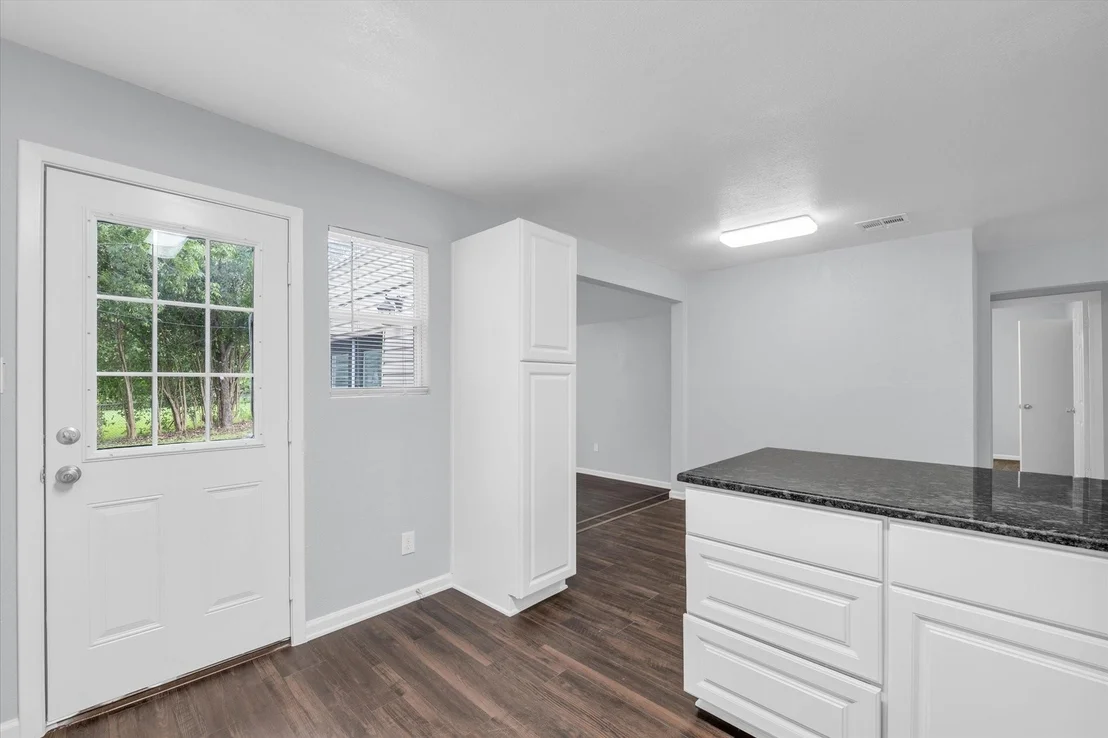 Photo of 3904 James Avenue
