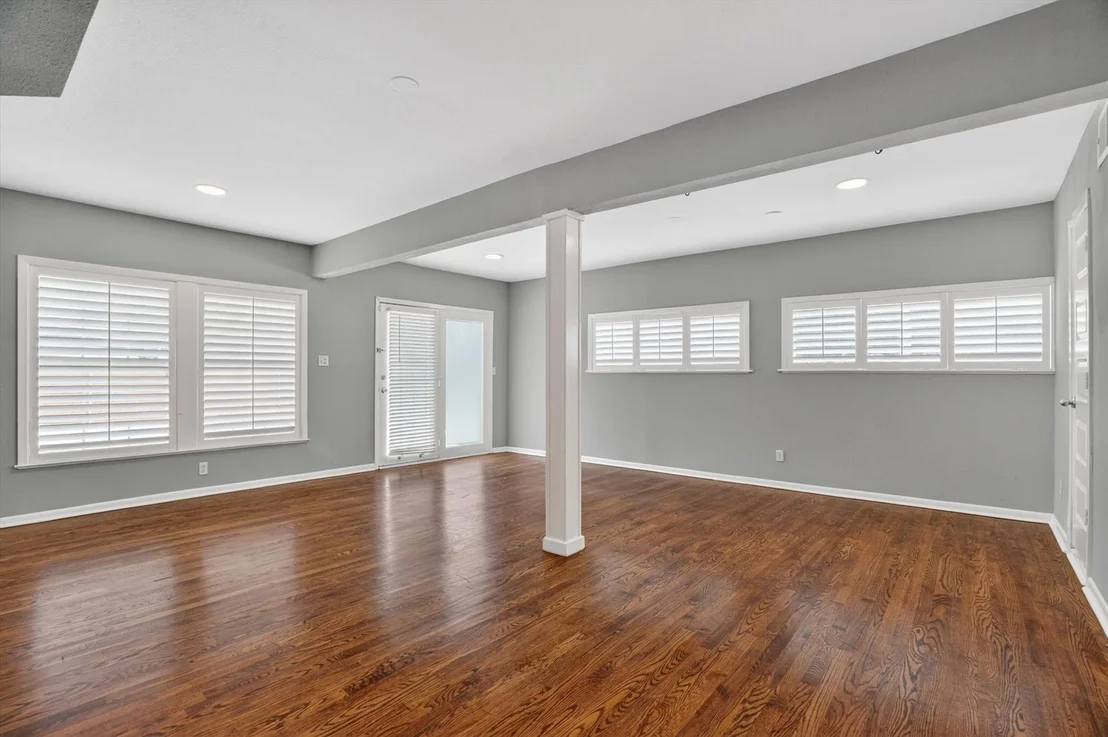 Photo of 6609 Genoa Road