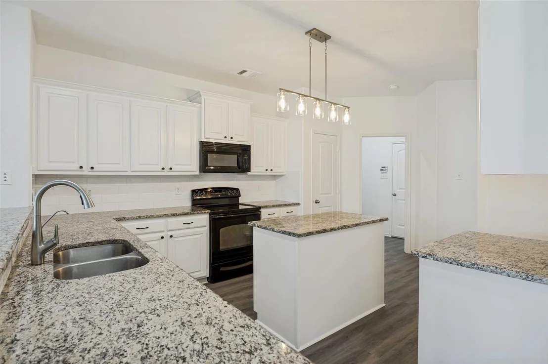 Photo of 1097 Luton Drive