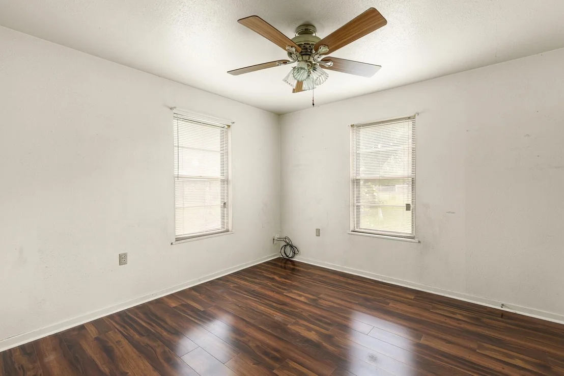 Photo of 1516 Bryan Avenue