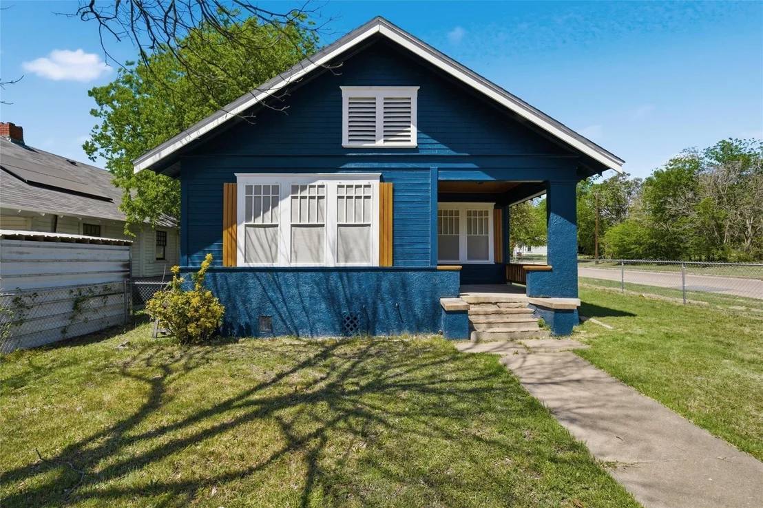 Photo of 2001 Homan Avenue