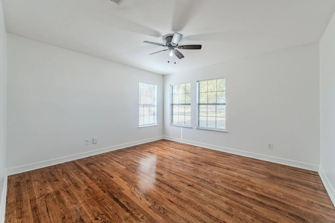 Photo of 688 Private Road 1152