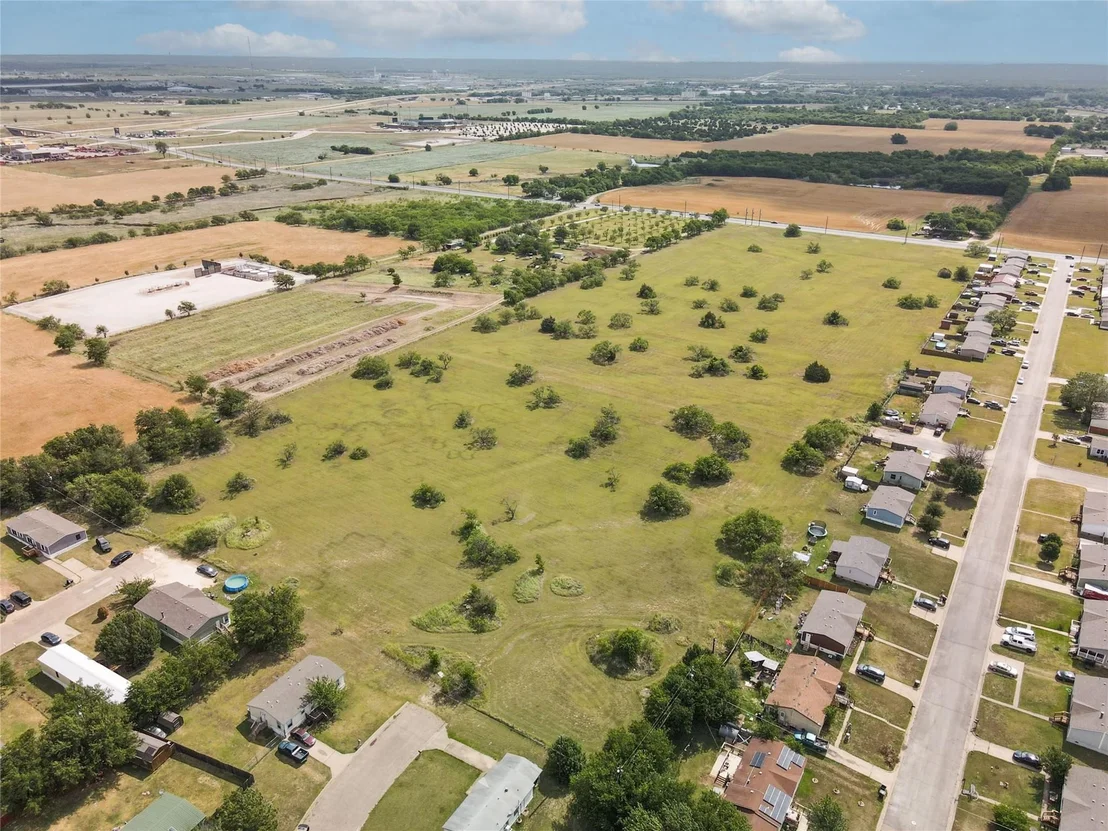 Photo of 2209 N Nolan River Road