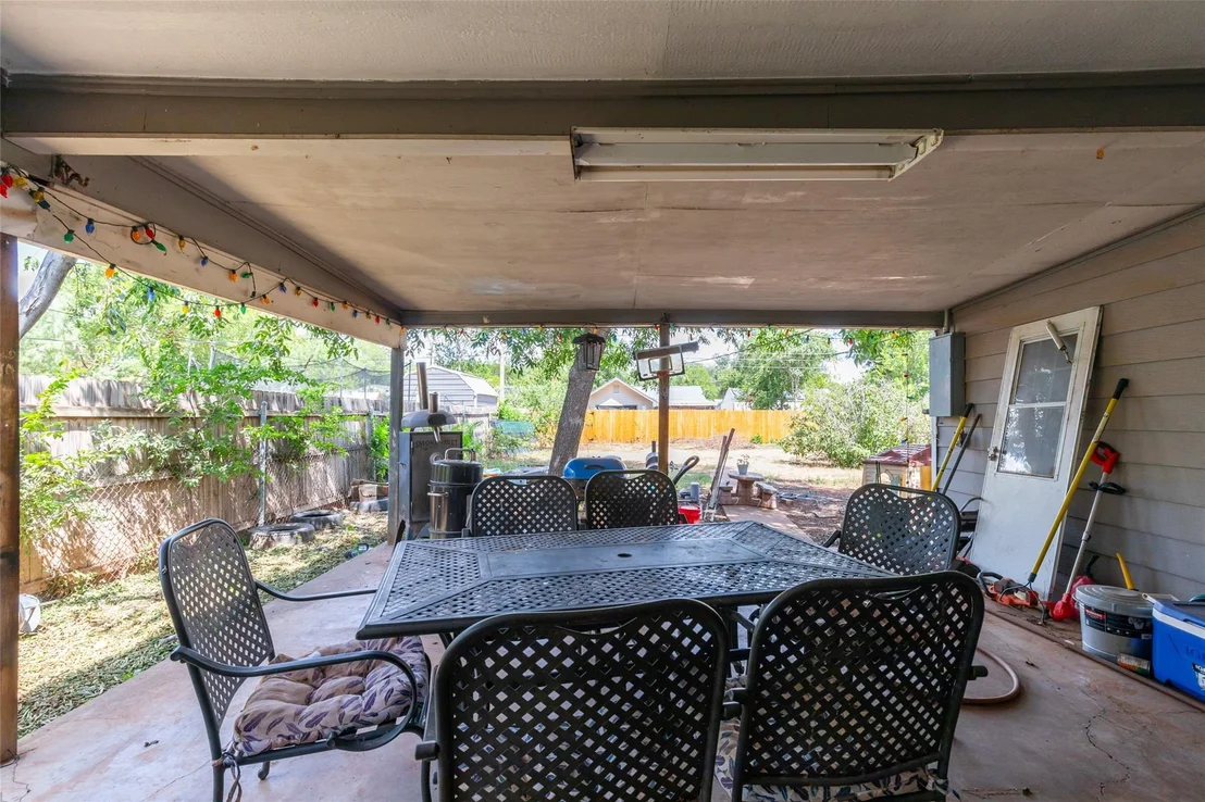 Photo of 1633 Shelton Street
