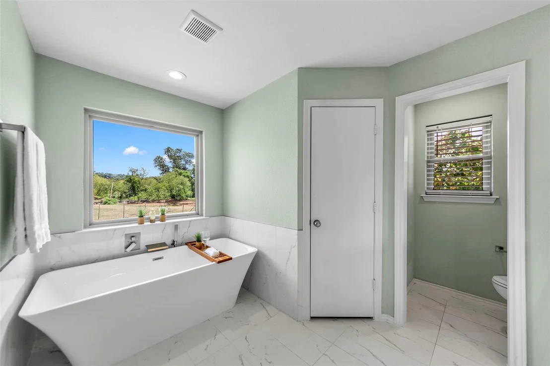 Photo of 16612 Scenic Circle