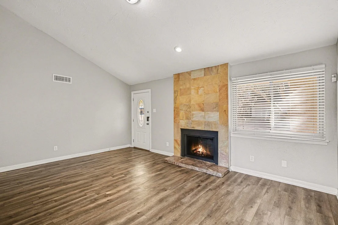 Photo of 1606 Hawthorne Drive