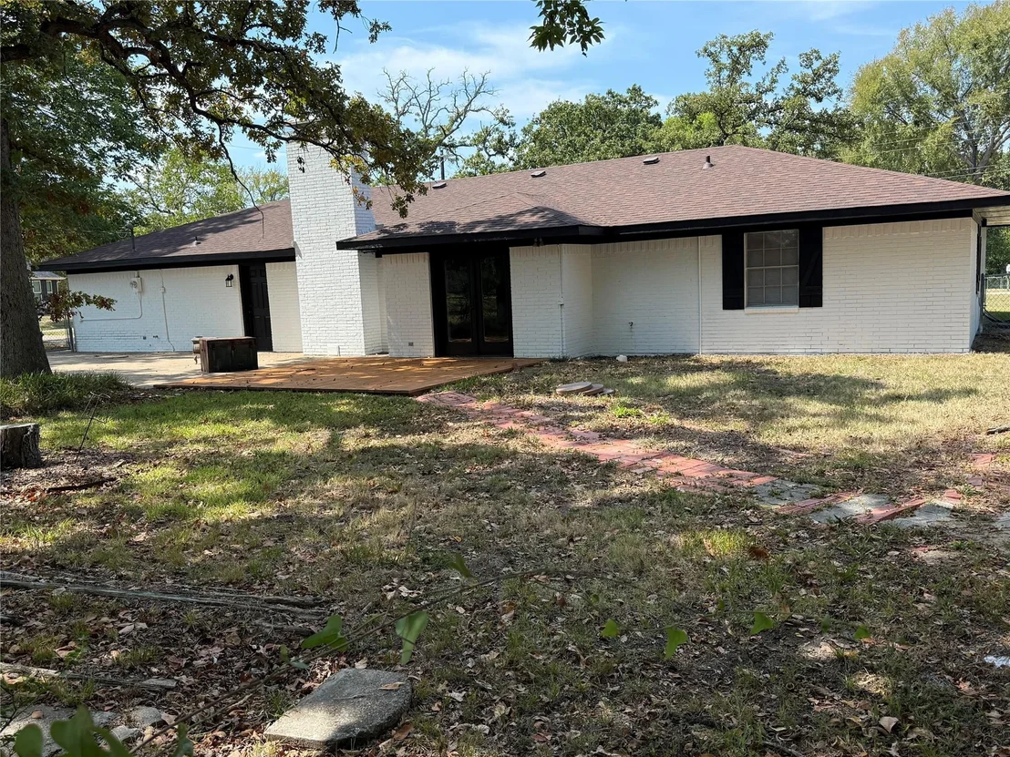 Photo of 1 Oakridge Circle