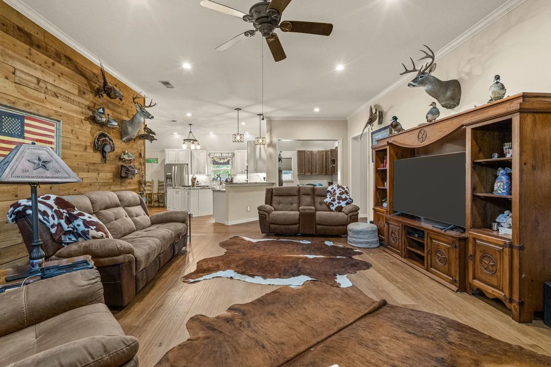Photo of 606 Hillside Circle