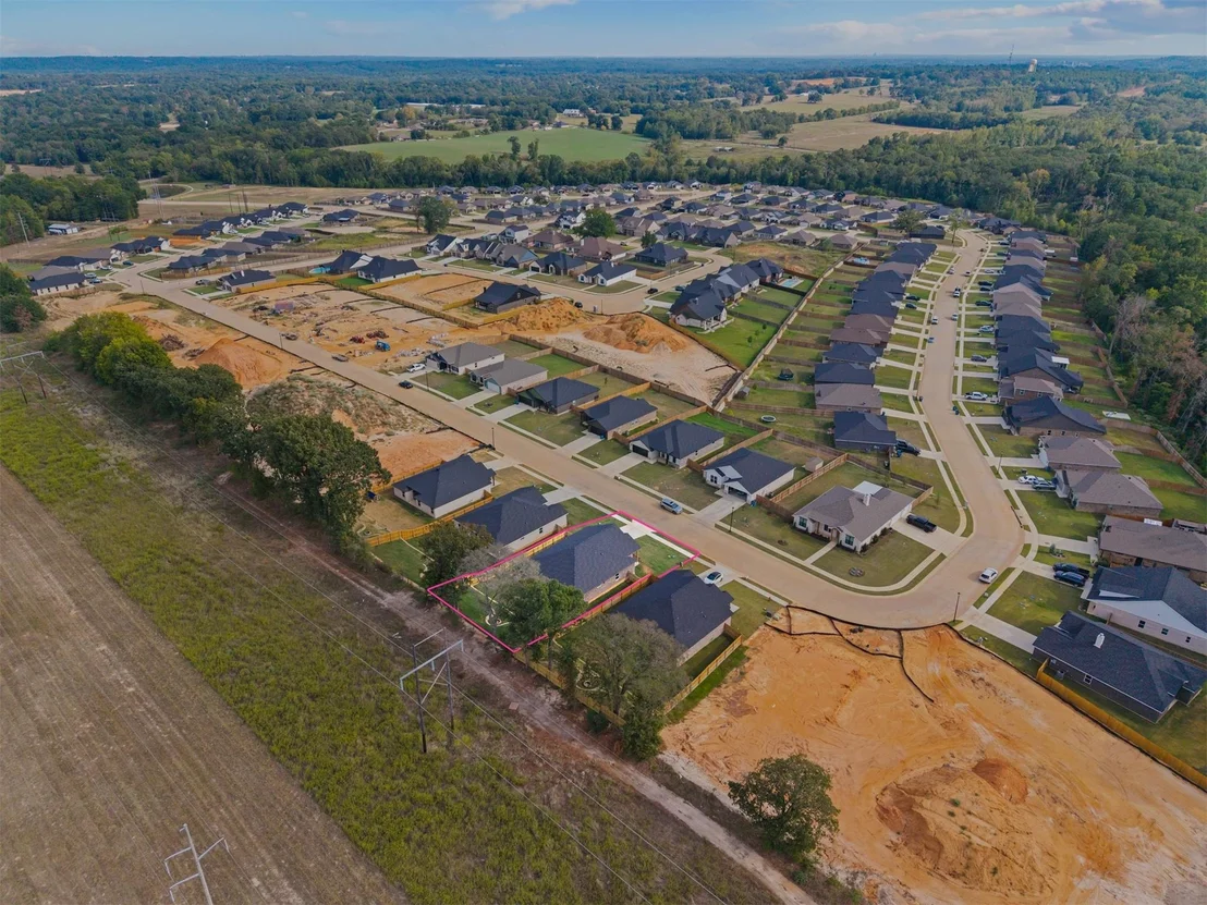 Photo of 16514 Crossing Circle