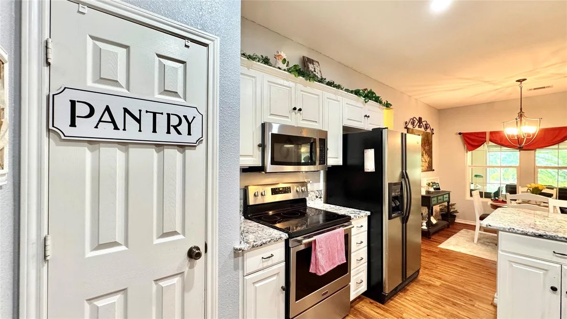 Photo of 115 Meadowood Road
