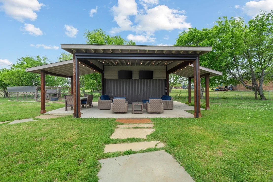 Photo of 828 Cornelius Road