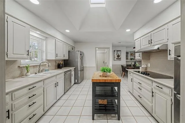 Photo of 2415 Lakeview Circle