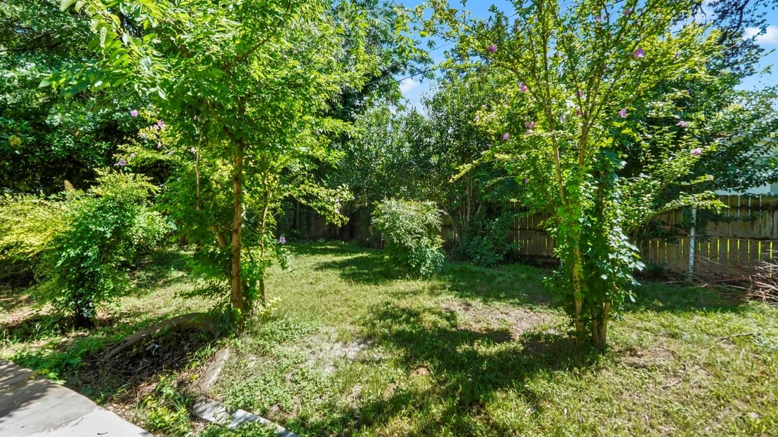 Photo of 4600 Robinwood Drive