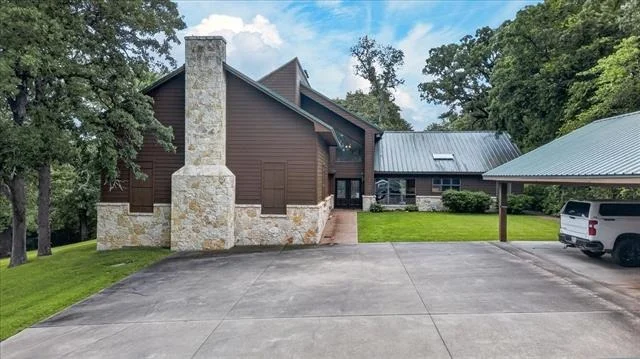 Photo of 906 Valle Vista Drive