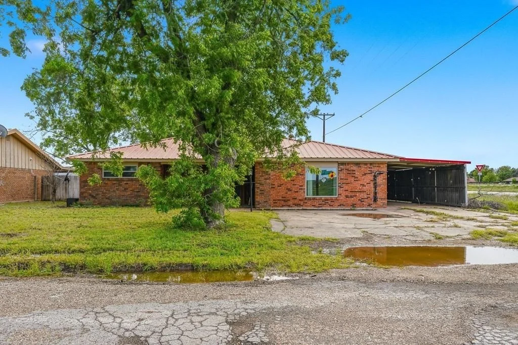 Photo of 1435 Bandera Dr