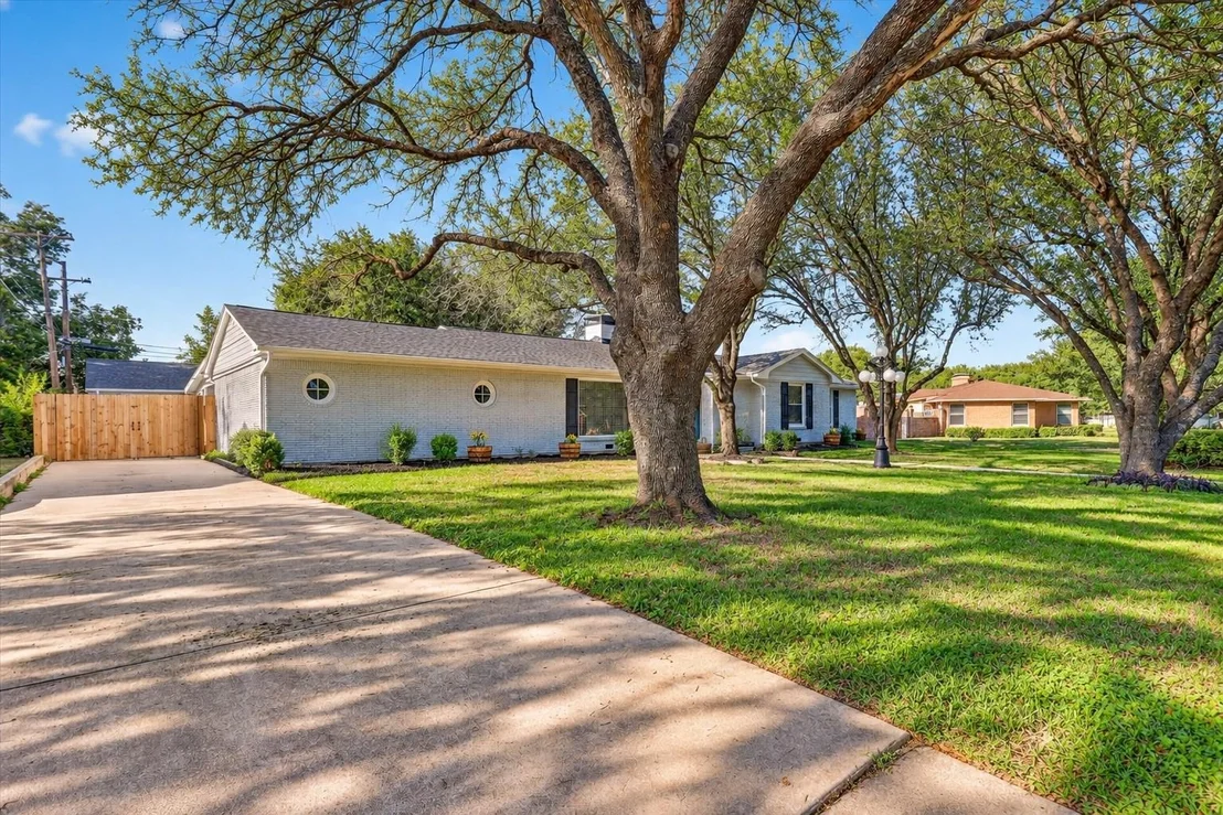 Photo of 1204 Loma Alta Place