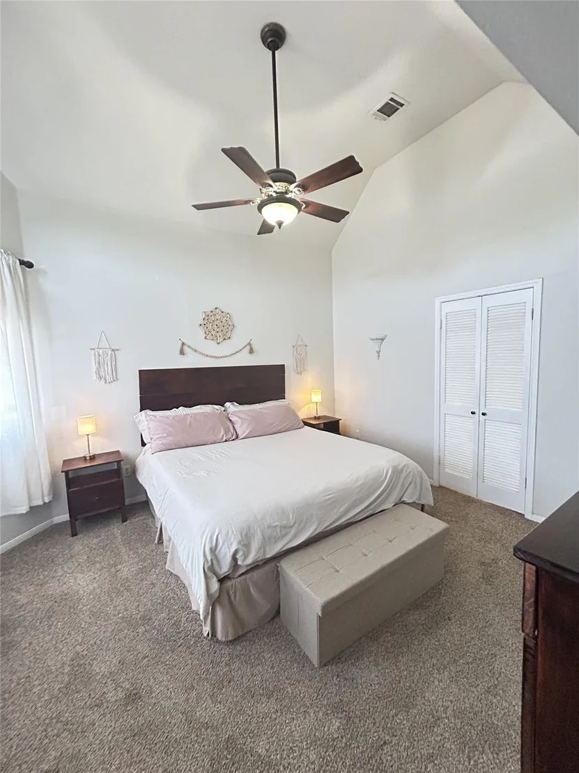 Photo of 602 N River Crest