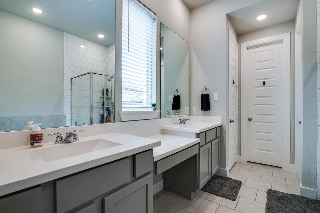 Photo of 1549 Sugarberry Drive