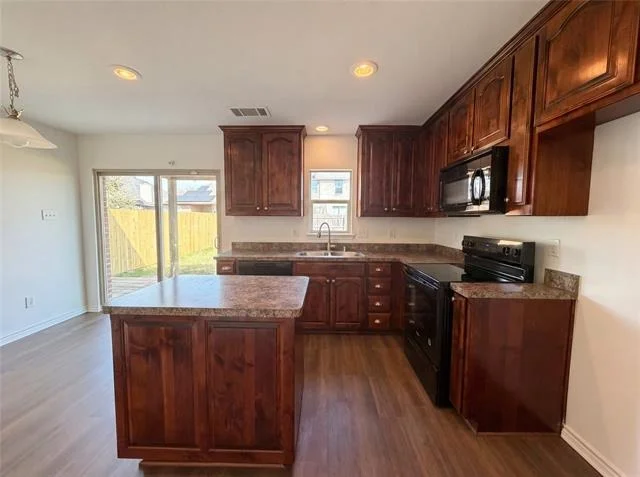 Photo of 1200 Boxwood Drive