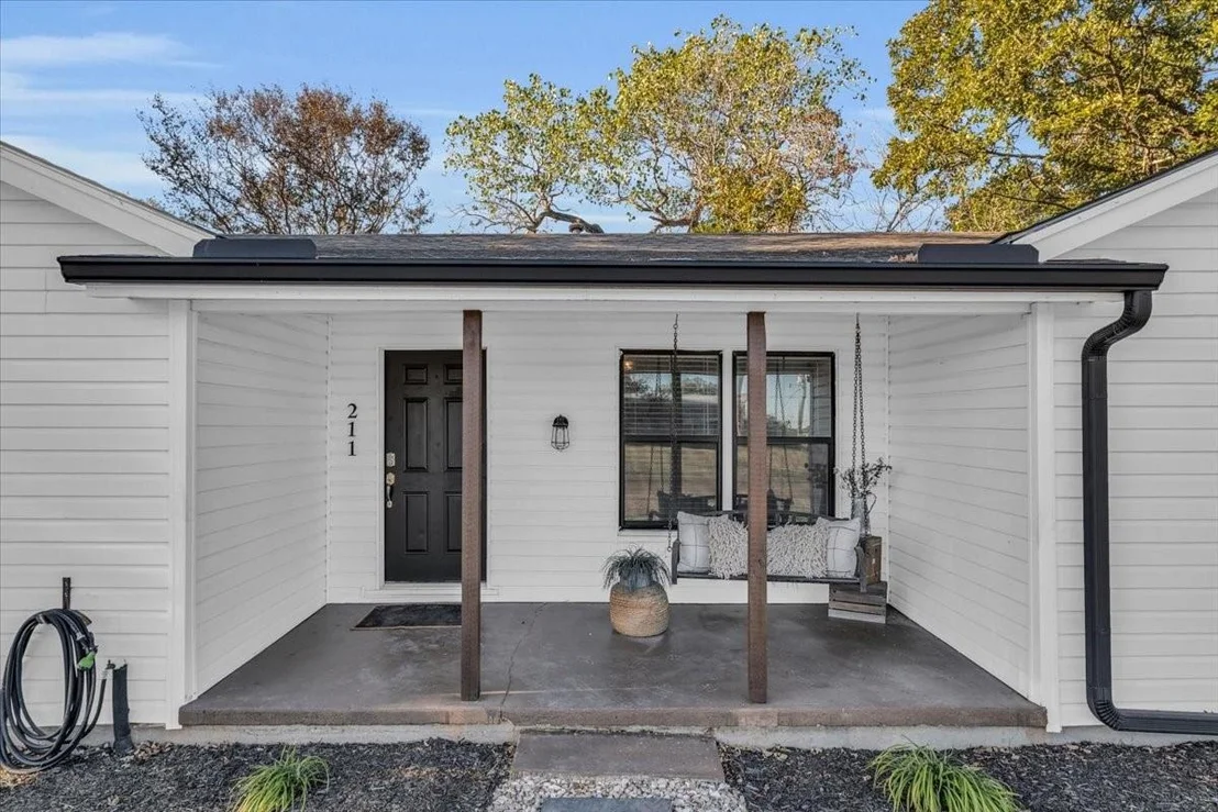 Photo of 211 W Stegall Drive