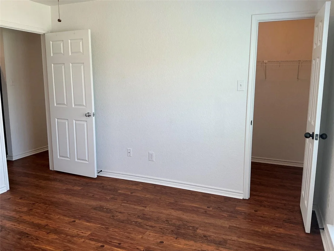 Photo of 333 Lake Point Road
