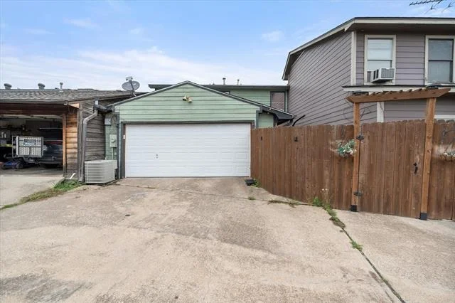 Photo of 1711 Clearbrook Lane