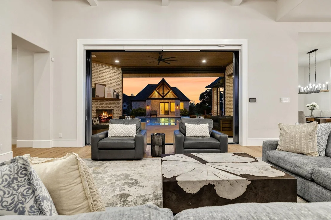 Photo of 660 Louise Drive