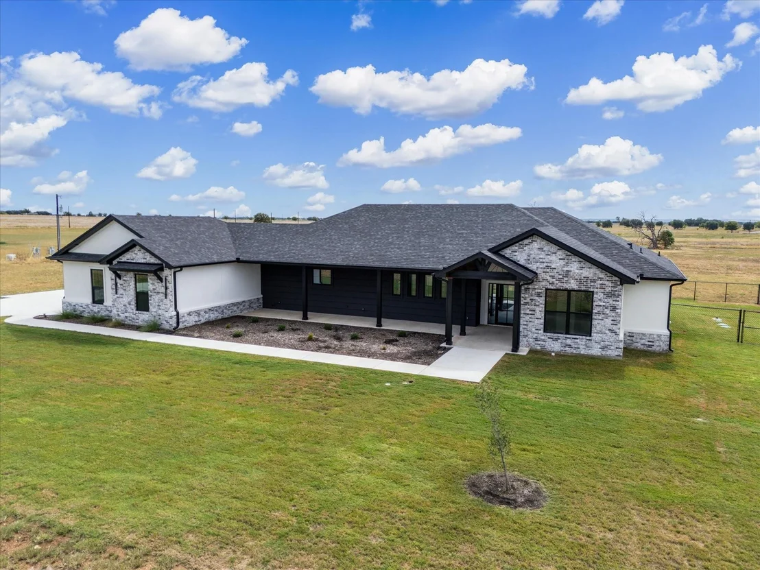 Photo of 611 Willow Moon Ranch