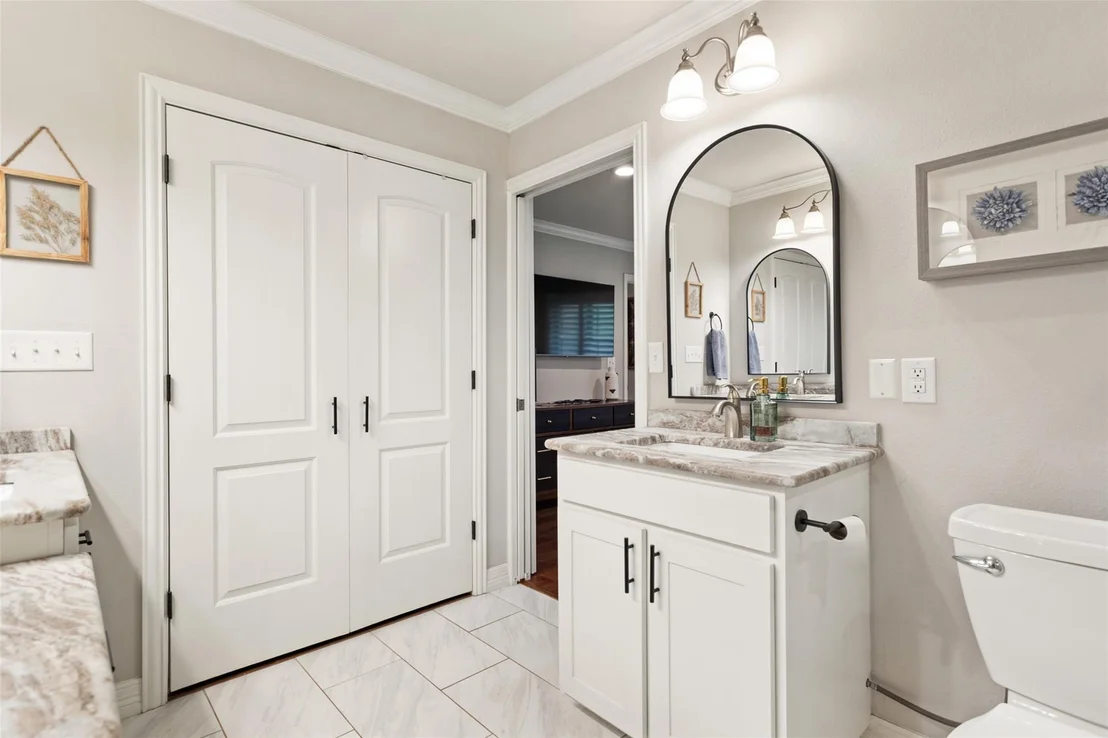Photo of 237 E Hideaway Lane