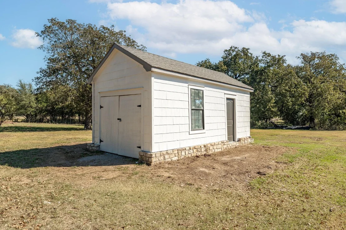 Photo of 688 Private Road 1152