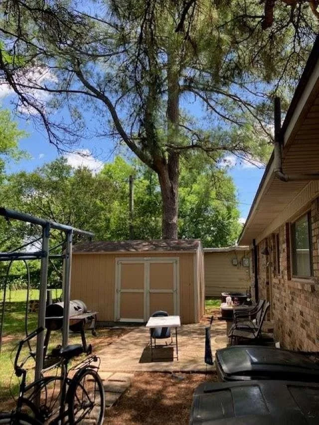 Photo of 2923 Eugene Street