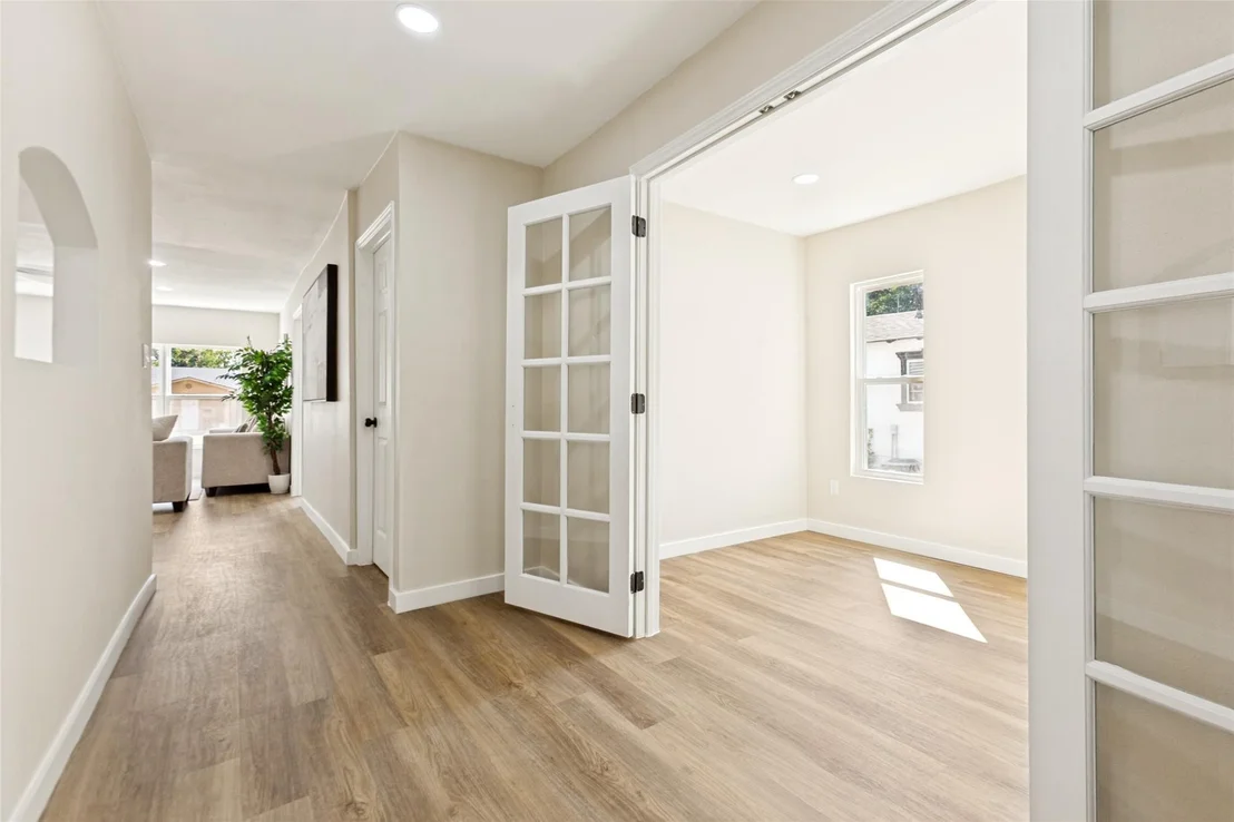 Photo of 1605 Meadowbrook Drive