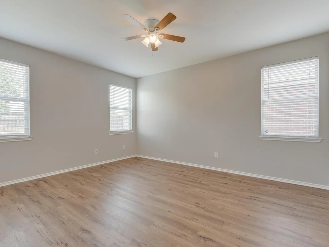 Photo of 4629 Indian Rock Drive
